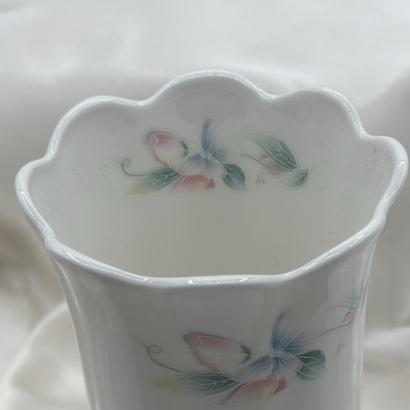 Ainsley Little Sweetheart Bud Base - Picture 7 of 7